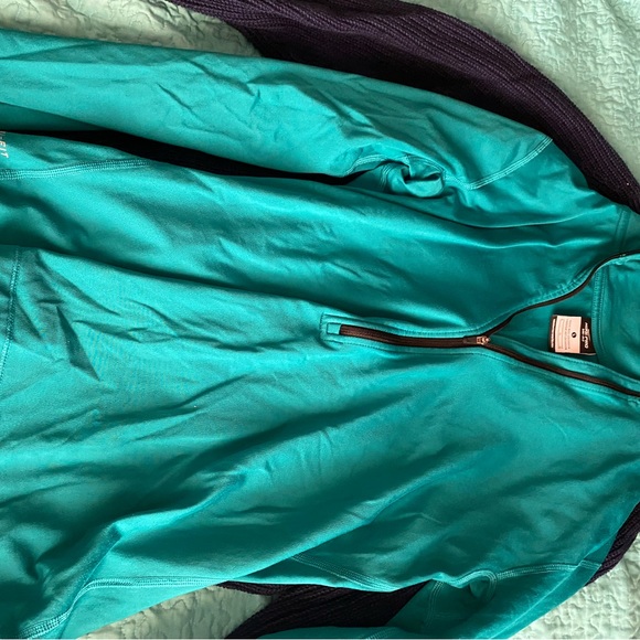 Women’s size large Nike fitted zip up pullover - Picture 4 of 6